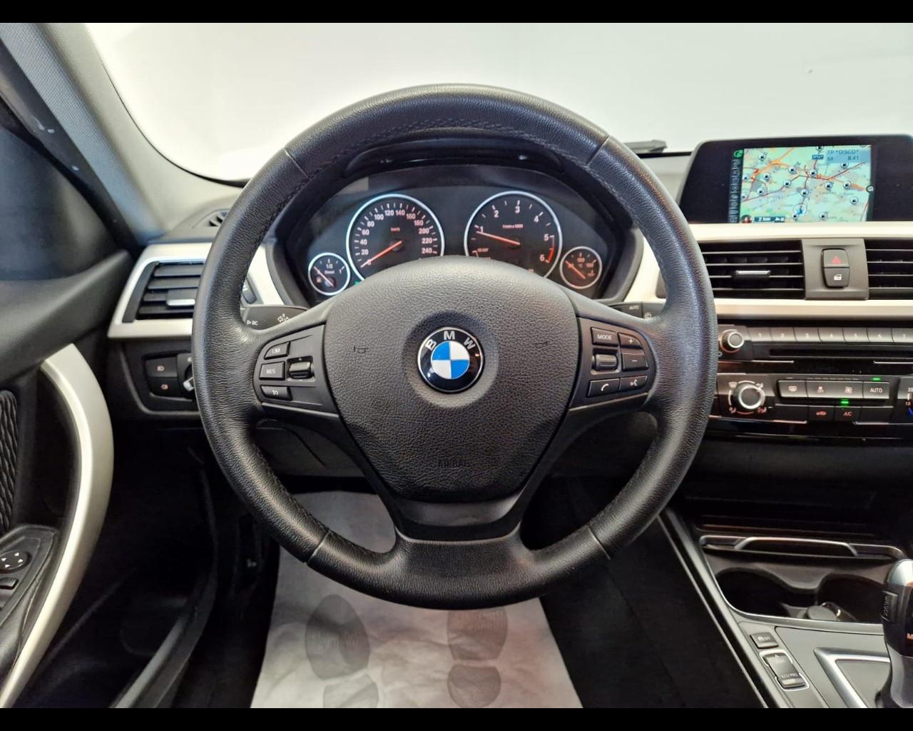 BMW Serie 3 F/30-31-34-80 - 318d Touring auto
