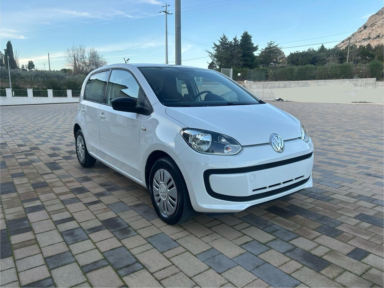 Volkswagen up! 1.0 75 CV 5p. high up!