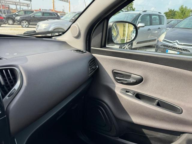 LANCIA Ypsilon 1.2 69 CV 5 porte S&S Silver