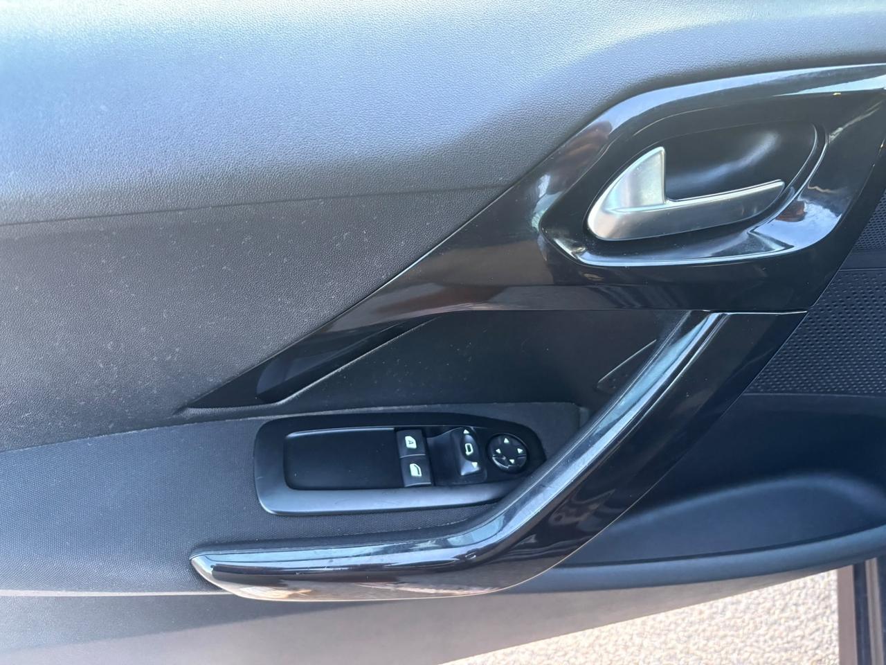 Peugeot 208 1.4 HDi 5 porte Access Unipro 2012