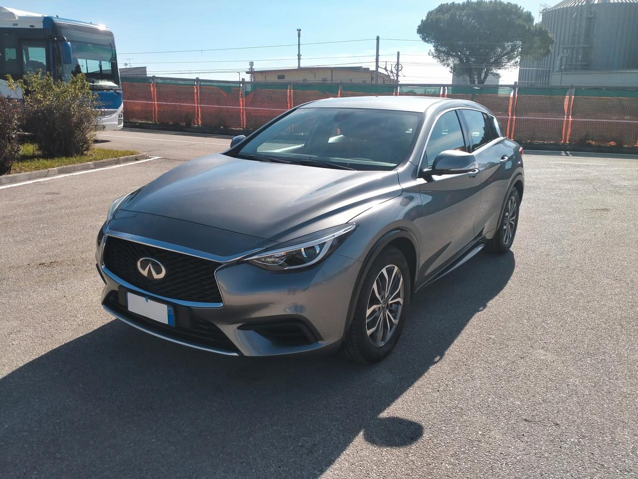 Infiniti Q30 1.5 diesel Business Executive