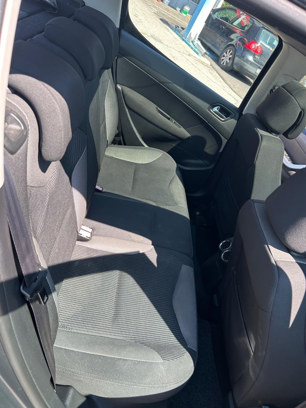 Peugeot 308 1.6 HDi 90CV FAP 5p. Premium