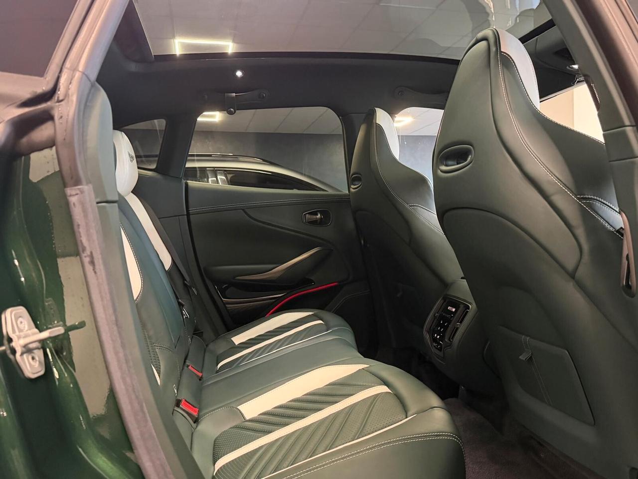 ASTON MARTIN DBX707 4.0 V8 707CV TETTO PELLE NAVI CAM360° ANNO 2024