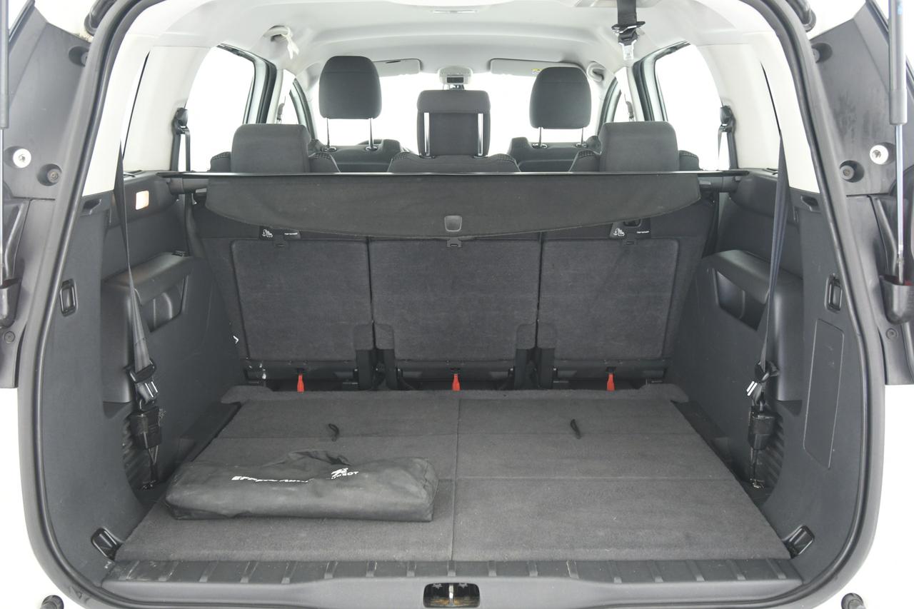 PEUGEOT 5008 1.6 hdi 8v Active 115cv COMMERCIANTI+7 POSTI