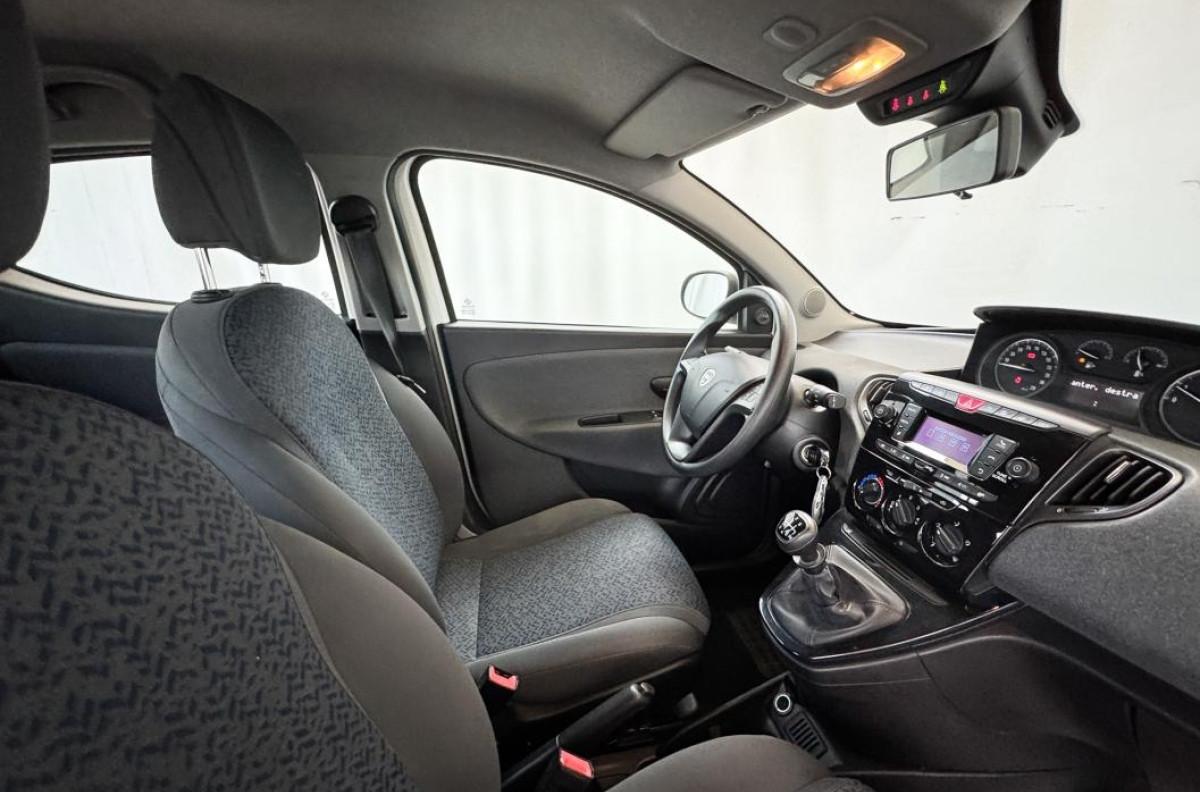 LANCIA YPSILON 1.0 firefly hybrid silver s&s 70cv