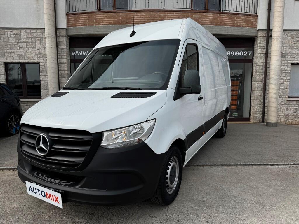Mercedes-Benz Sprinter Cargo Van L2 H2