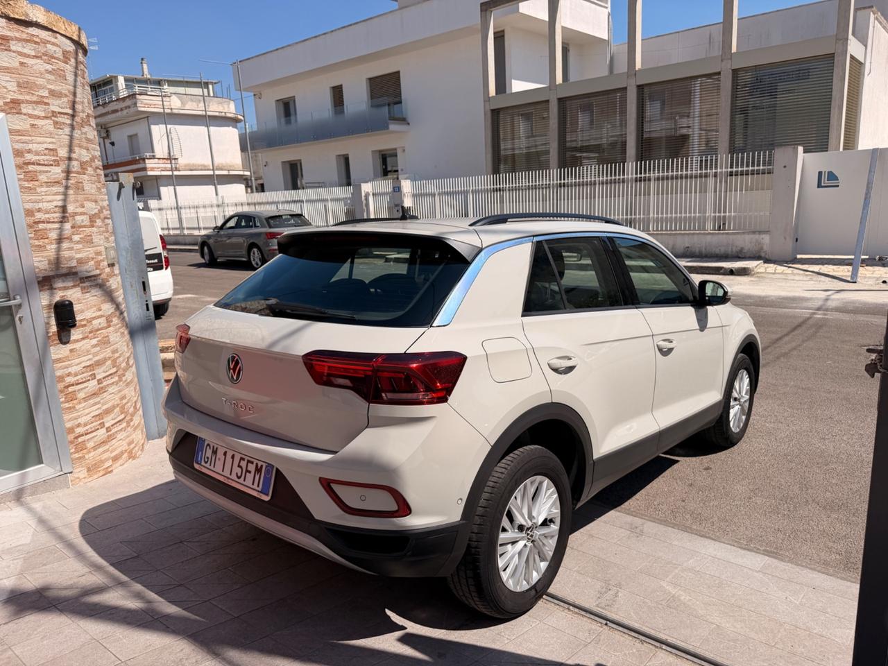 Volkswagen T-Roc 1.0 TSI Style-2023 !!SOLO 40.000Km!!
