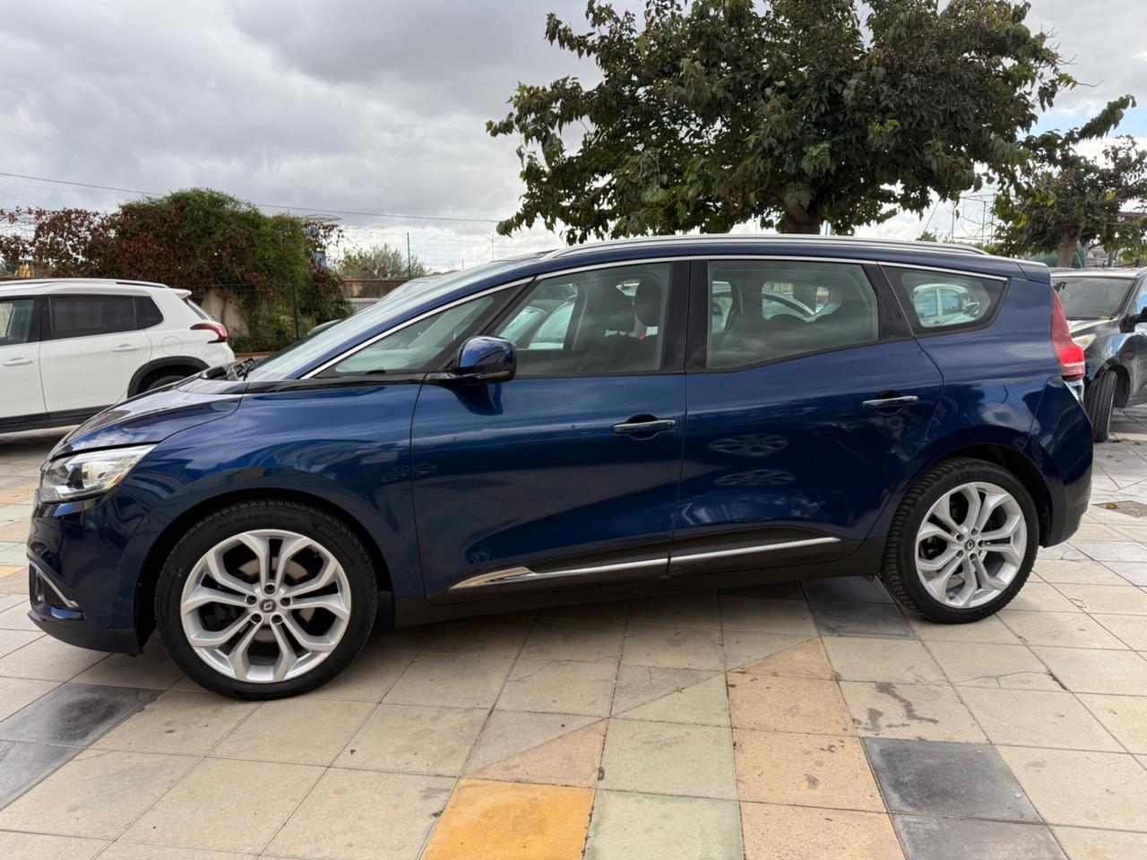 Renault Grand Scenic dCi 8V 110 CV EDC Energy Intens