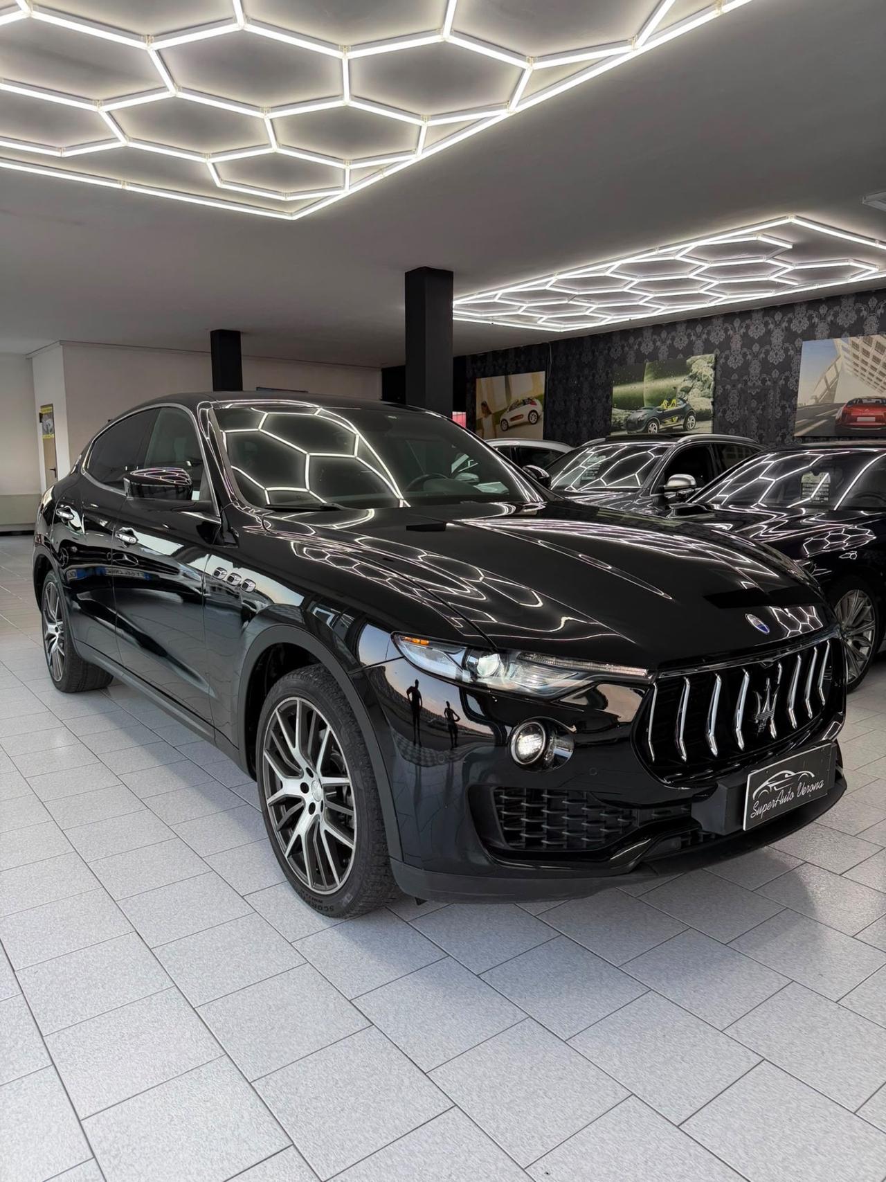 Maserati Levante V6 Diesel 275 CV AWD TETTO