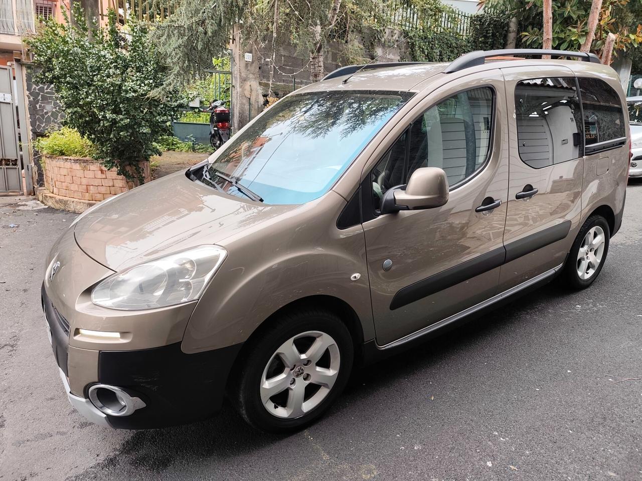 Peugeot Partner Tepee 1.6 HDi 92CV Outdoor 2013