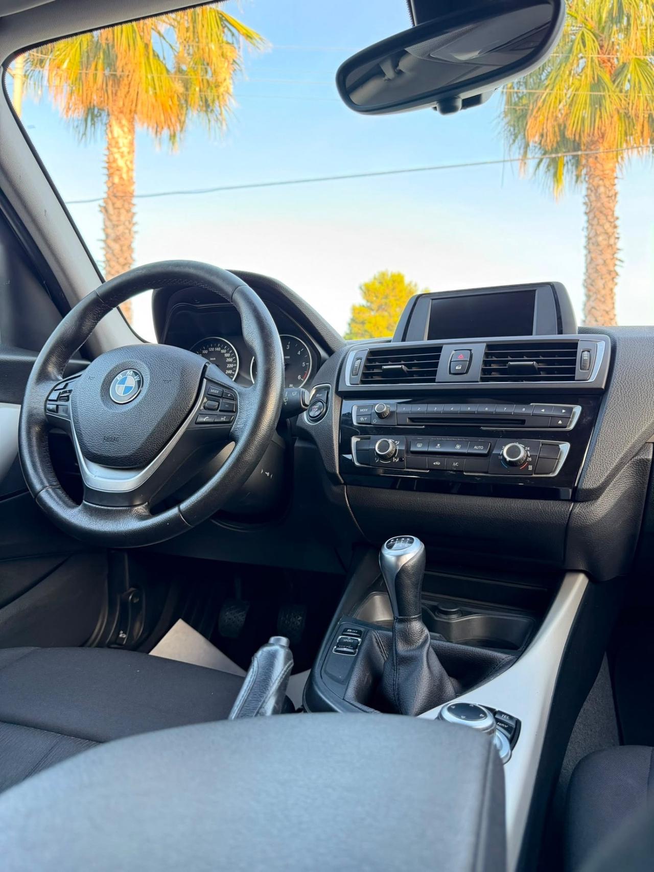 Bmw 116 116d 5p. Urban