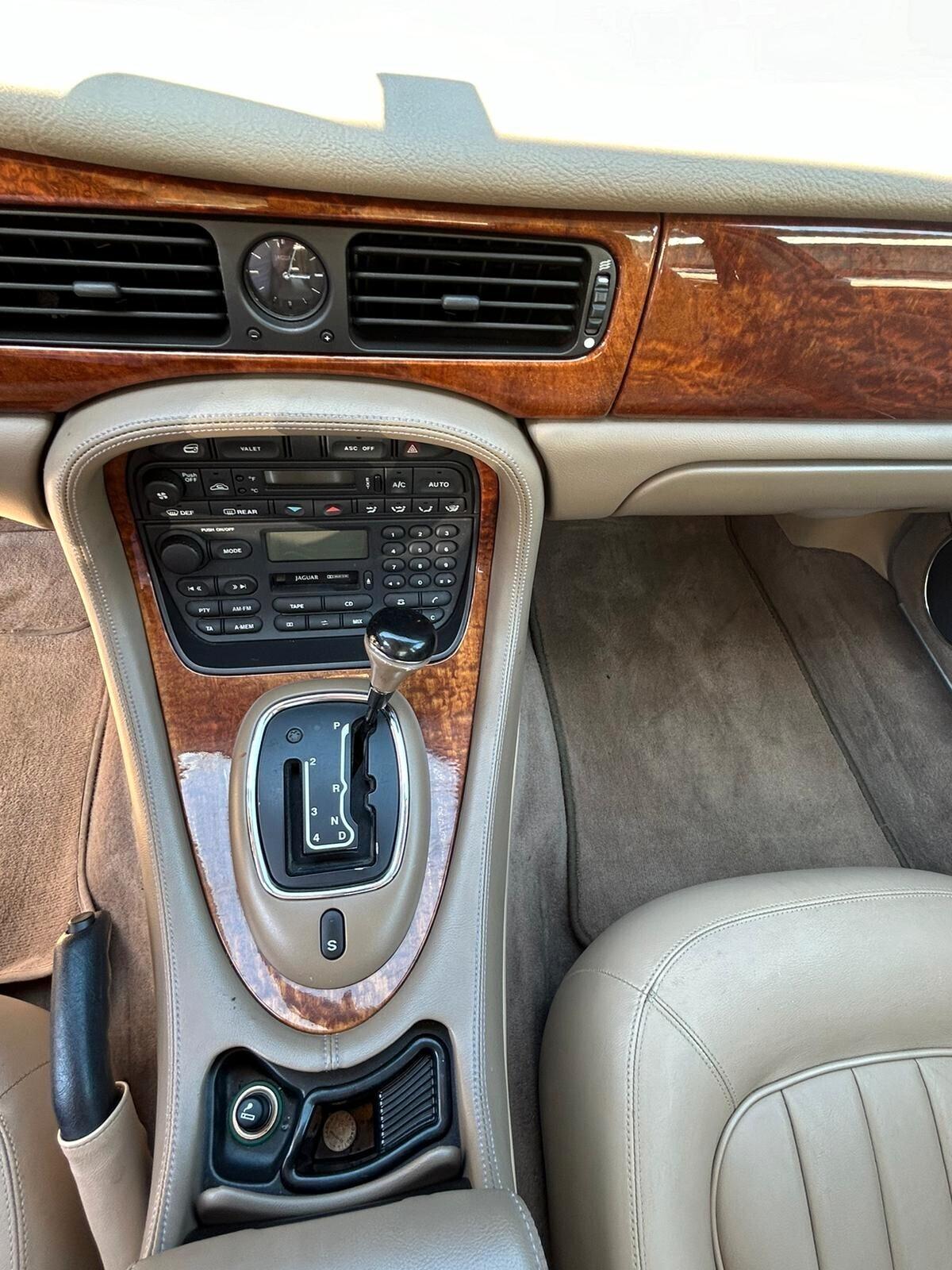 Jaguar XJ 3.2 cat Executive