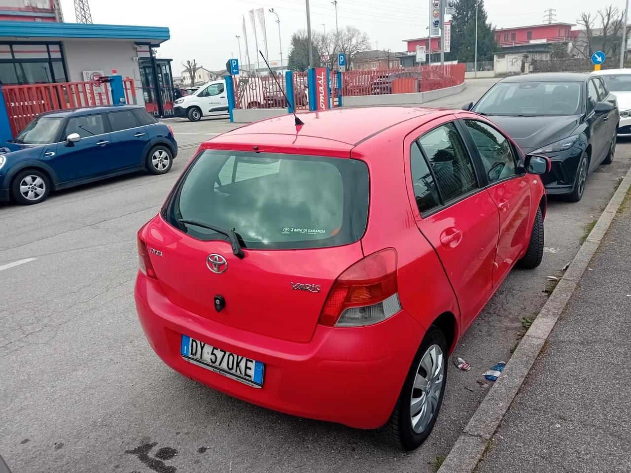 Toyota Yaris 1.0 5 porte Sol OK NEOPATENTATI