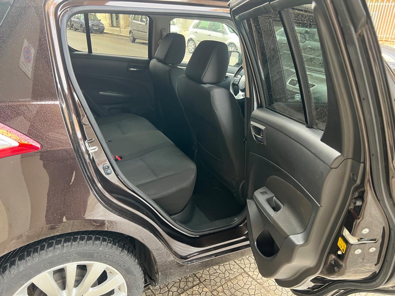 Suzuki Swift 1.3 DDiS 5 porte B-Top