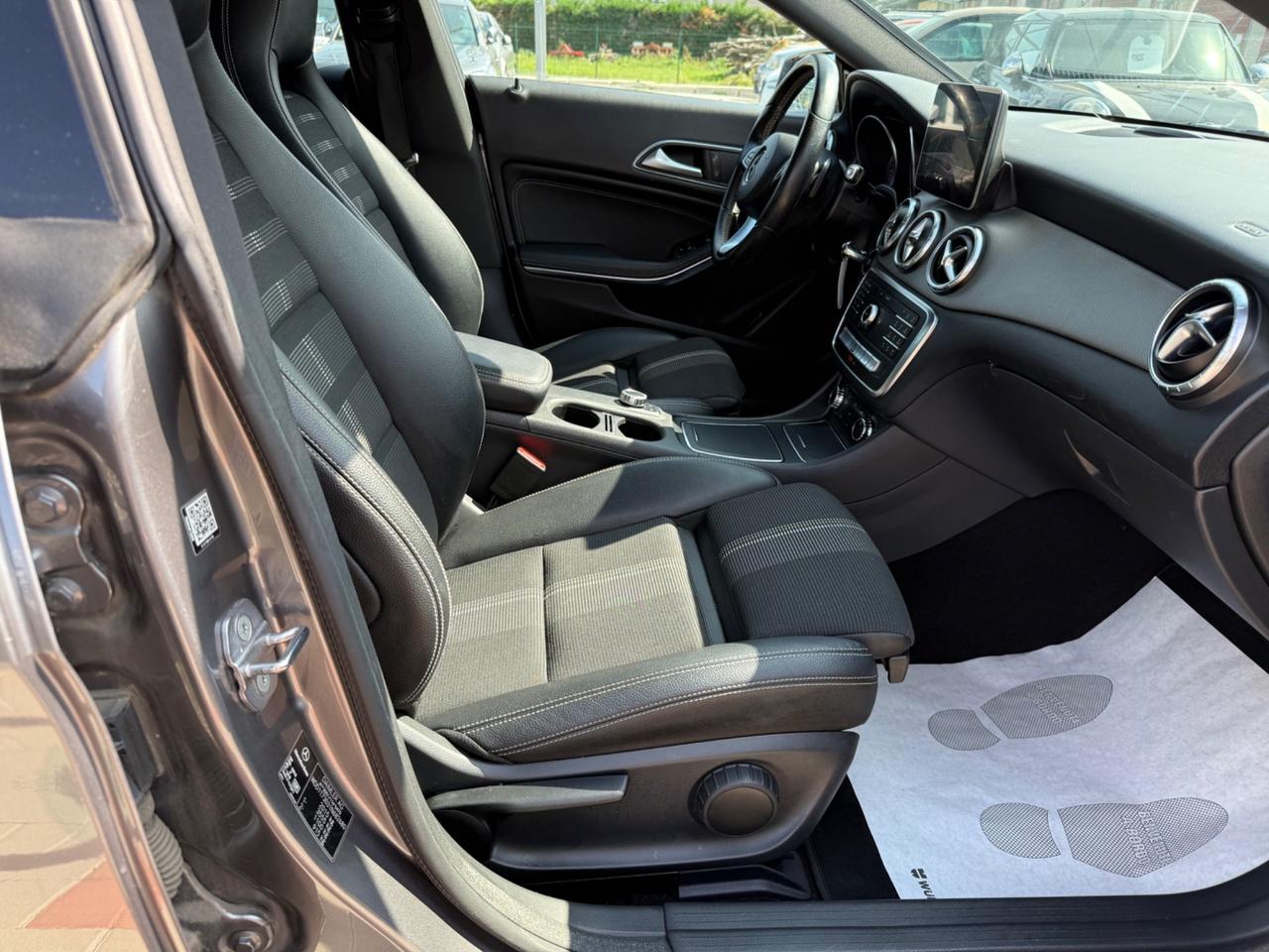 Mercedes-benz CLA 220 d Automatic Premium .IVA ESPOSTA