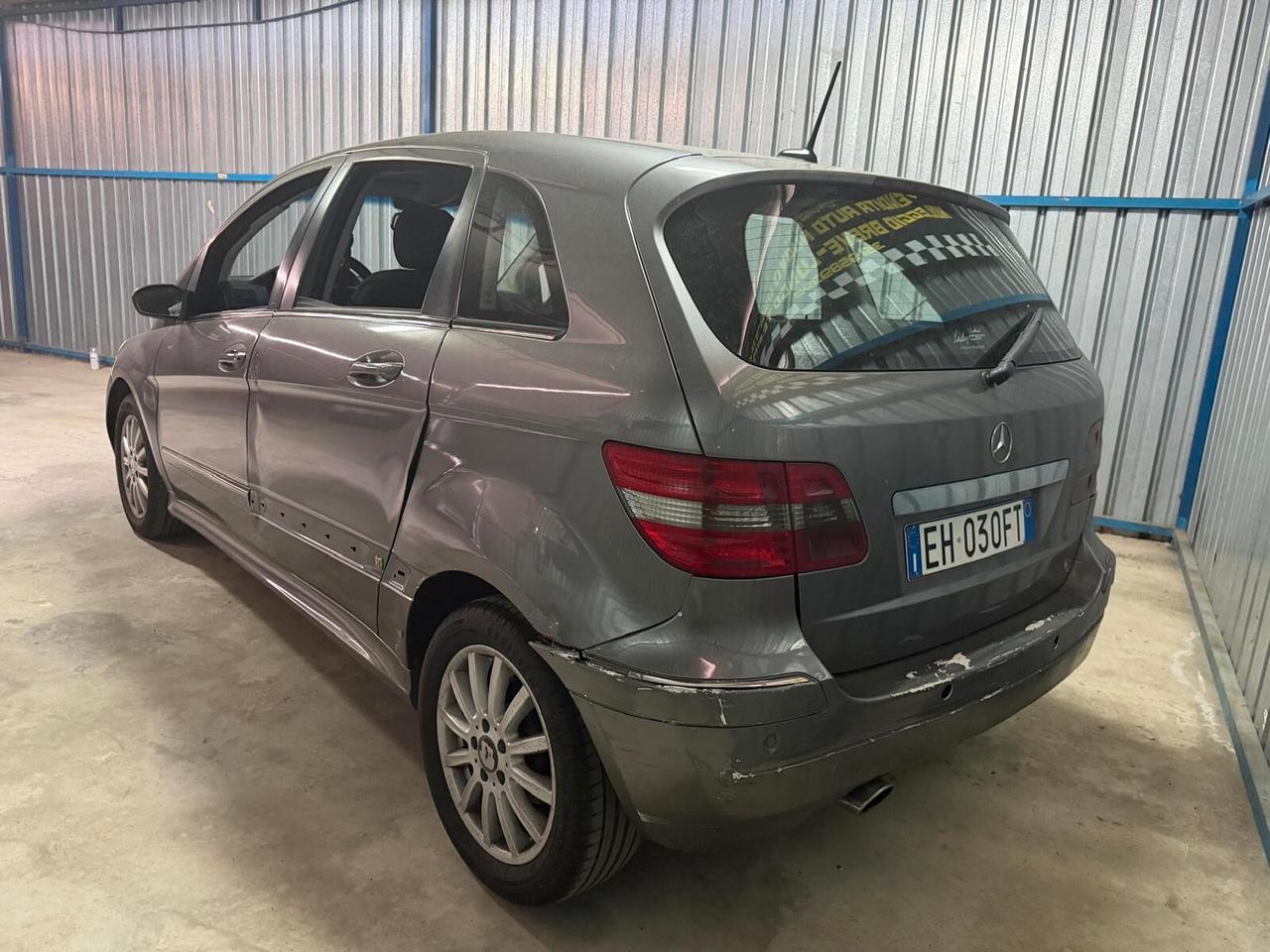 MERCEDES BENZ B 180 - NEOPATENTATI