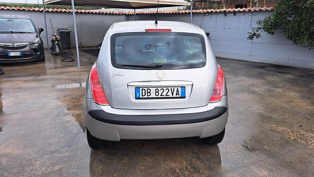 Lancia Ypsilon 1.2 Oro 60Cv