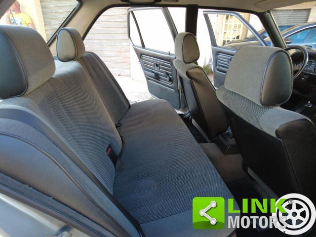 BMW 318 i 4 porte