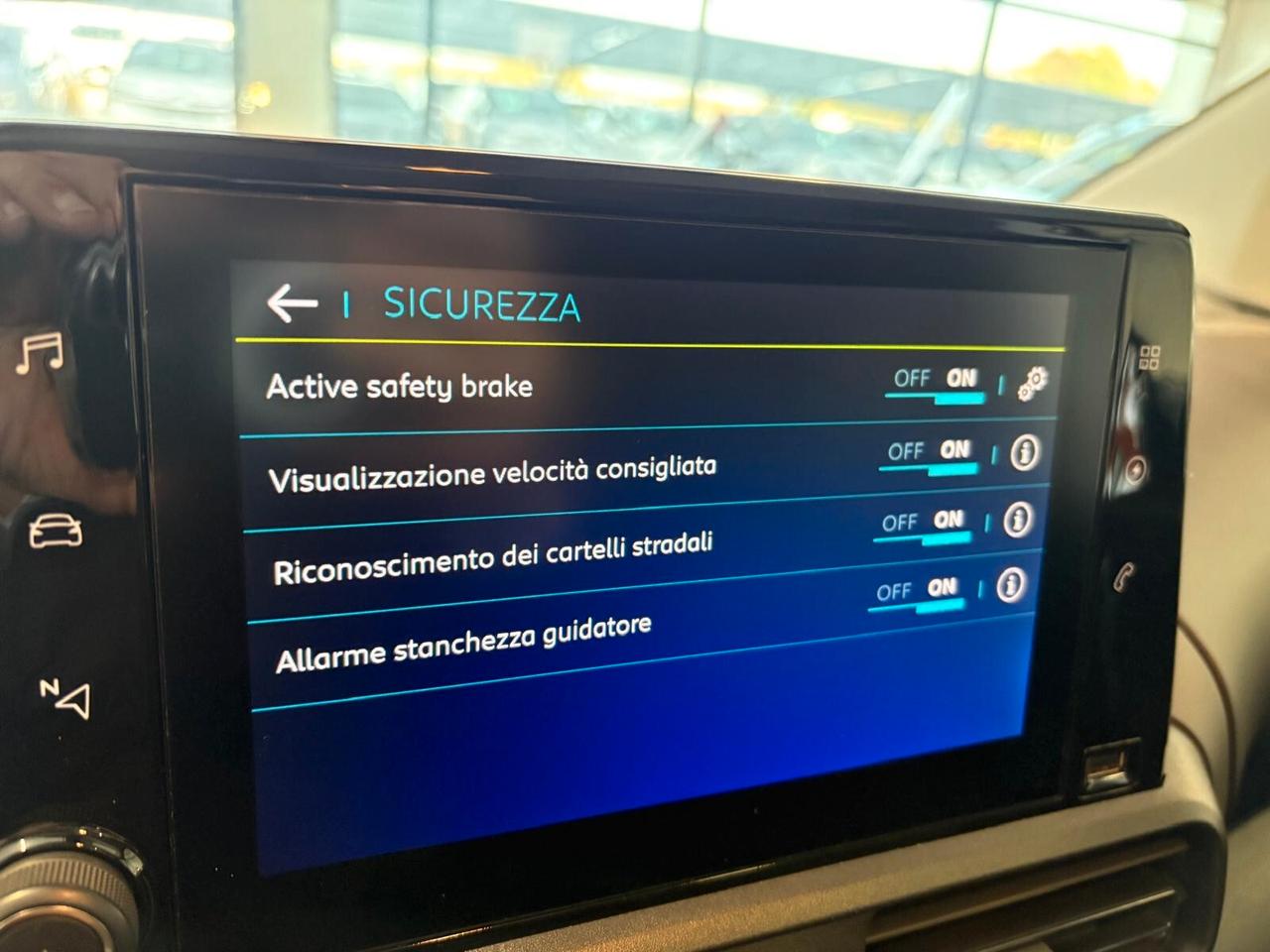 Peugeot Rifter GT motore elettrico 136 CV 50kWh SPOTICAR