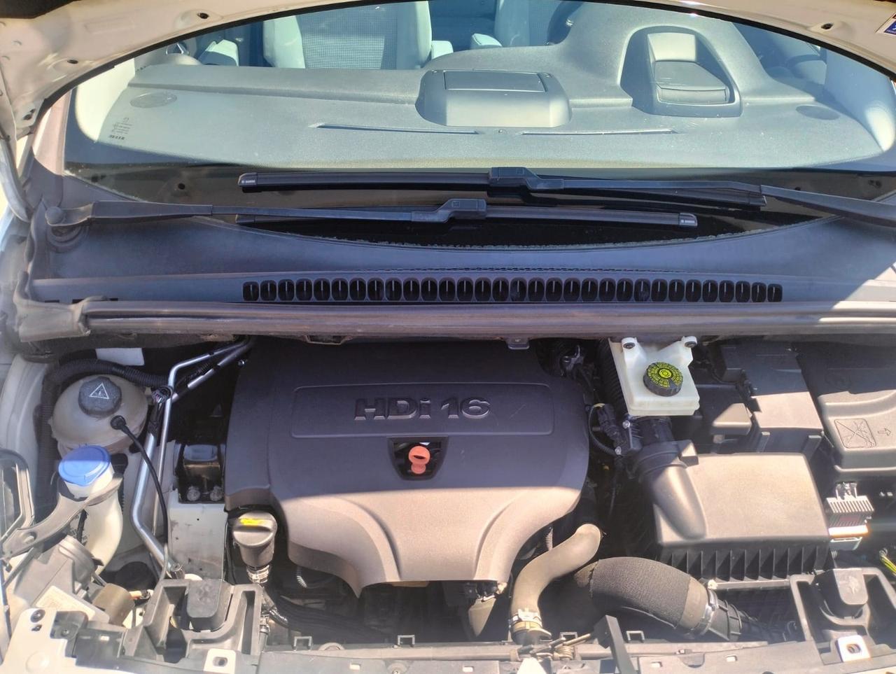 Peugeot 5008 2.0 HDi 150CV Allure 7 POSTI
