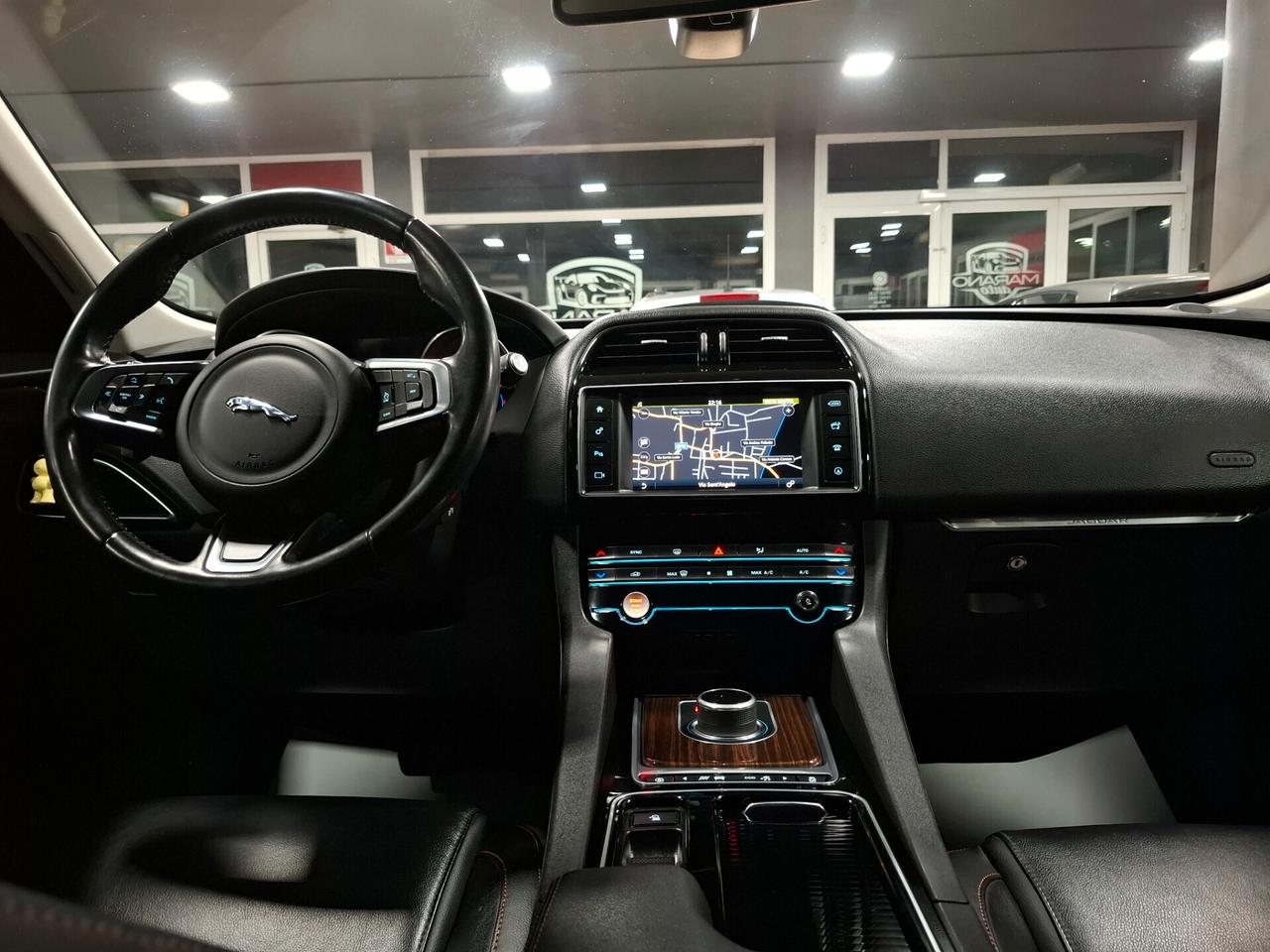 Jaguar F-Pace 2.0 D 180 CV euro 6