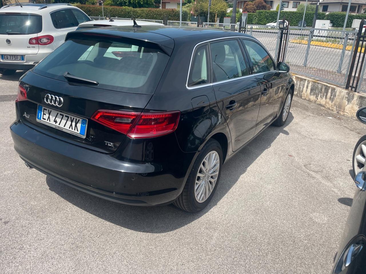 Audi A3 1.6 TDI clean diesel S tronic Ambiente