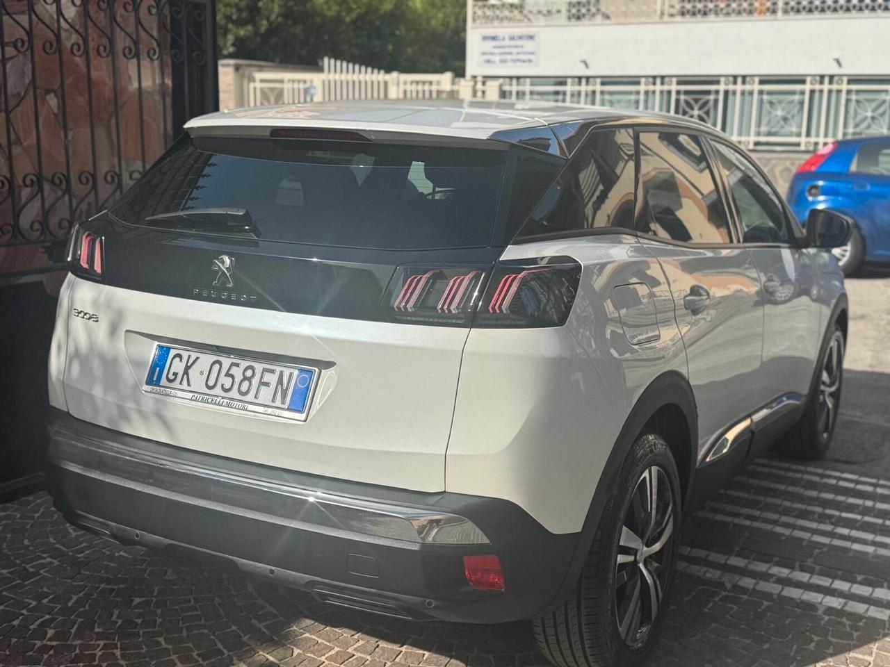 Peugeot 3008 BlueHDi 130 S&S EAT8 Allure