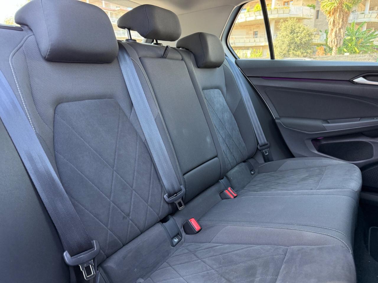 Volkswagen Golf 2.0 TDI SCR Style, Navi. LED,