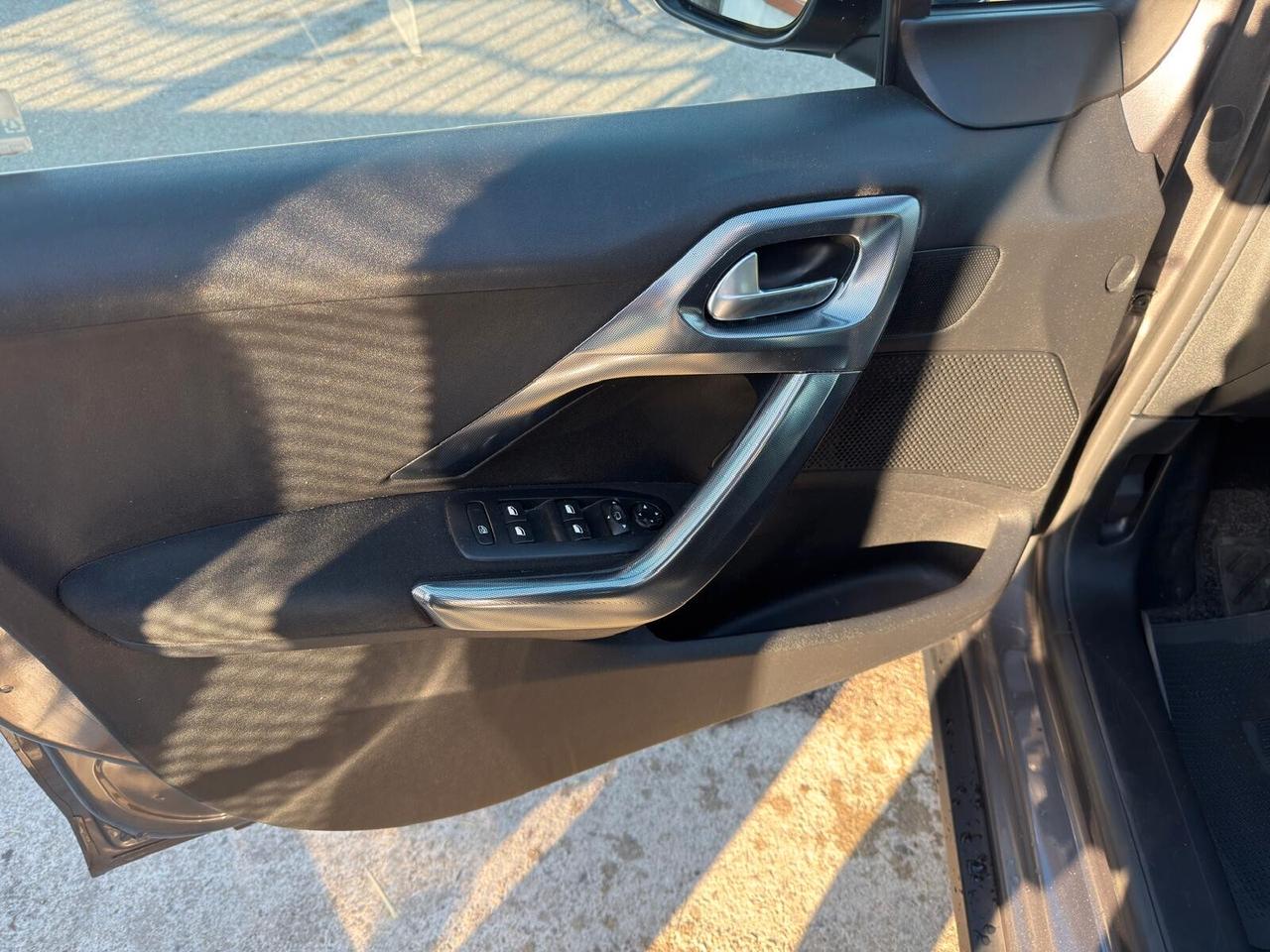 Peugeot 2008 1.6 e-HDi 92 CV Automatica Allure