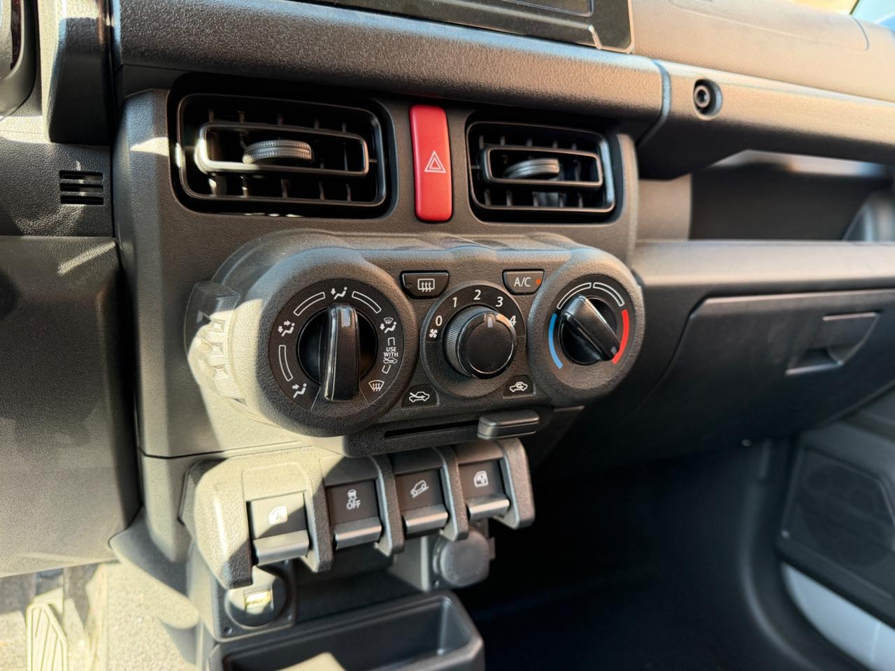 Suzuki Jimny 4x4 - 5 PORTE - 4 POSTI VETTURA !!!