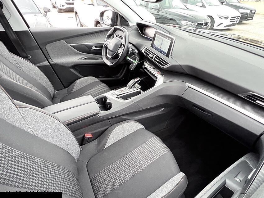 PEUGEOT 3008 1.2 BENZINA NAVI-AUTOMATICA