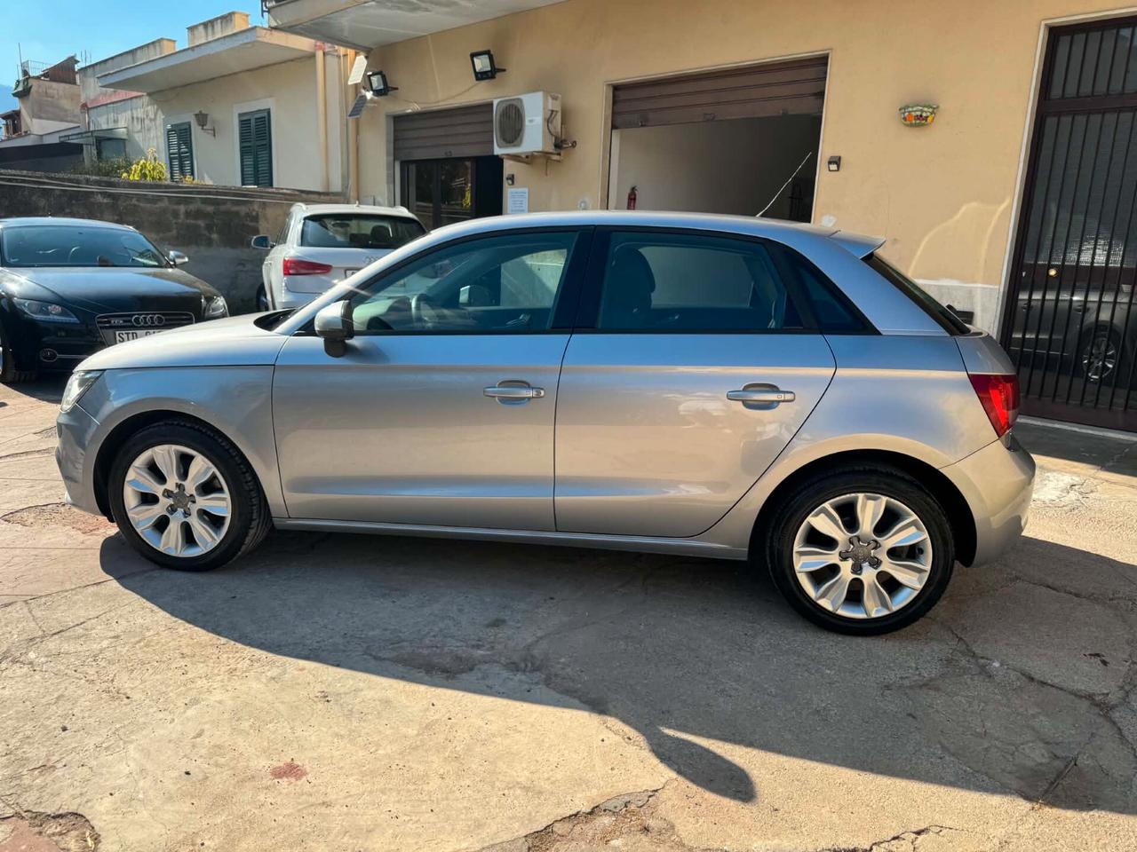 AUDI A1 1.6 TDI 105CV AMBITION 2015 BI-XENON