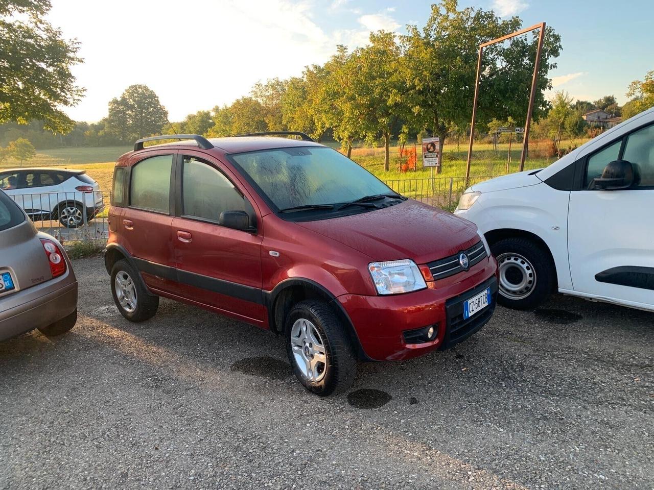 Fiat Panda 4x4 tdi-neo patentati-tagliandata-anno 2005-climbing full-135000 km- molto economica