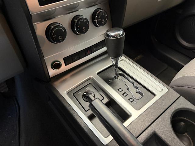 DODGE Nitro 2.8 CRD DPF SXT 4WD Auto