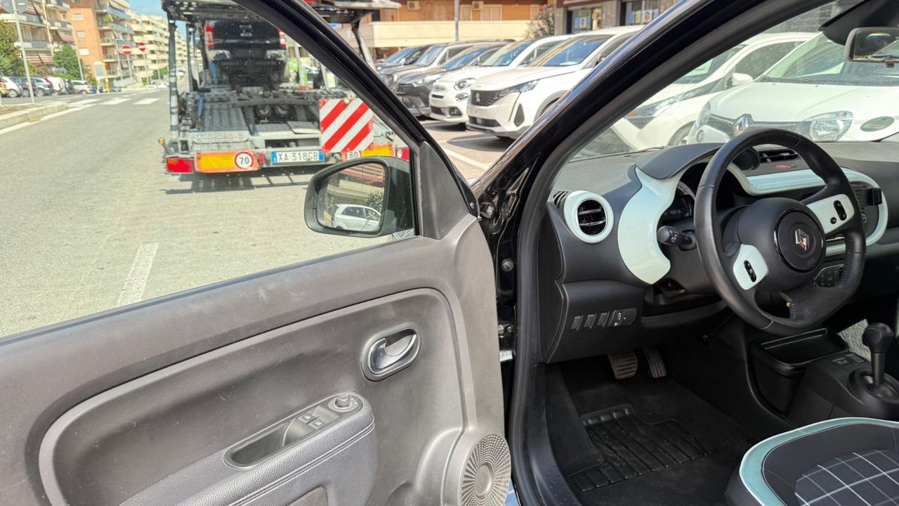 Renault Twingo SCe Stop&Start La Parisienne LED PELLE CERCHI 16 PDC BLUETOOTH