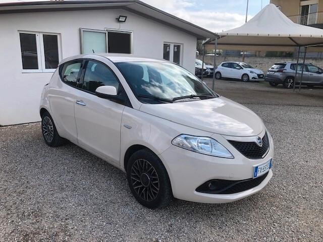 Lancia Ypsilon 1.2 69 CV 5 porte S&S Gold