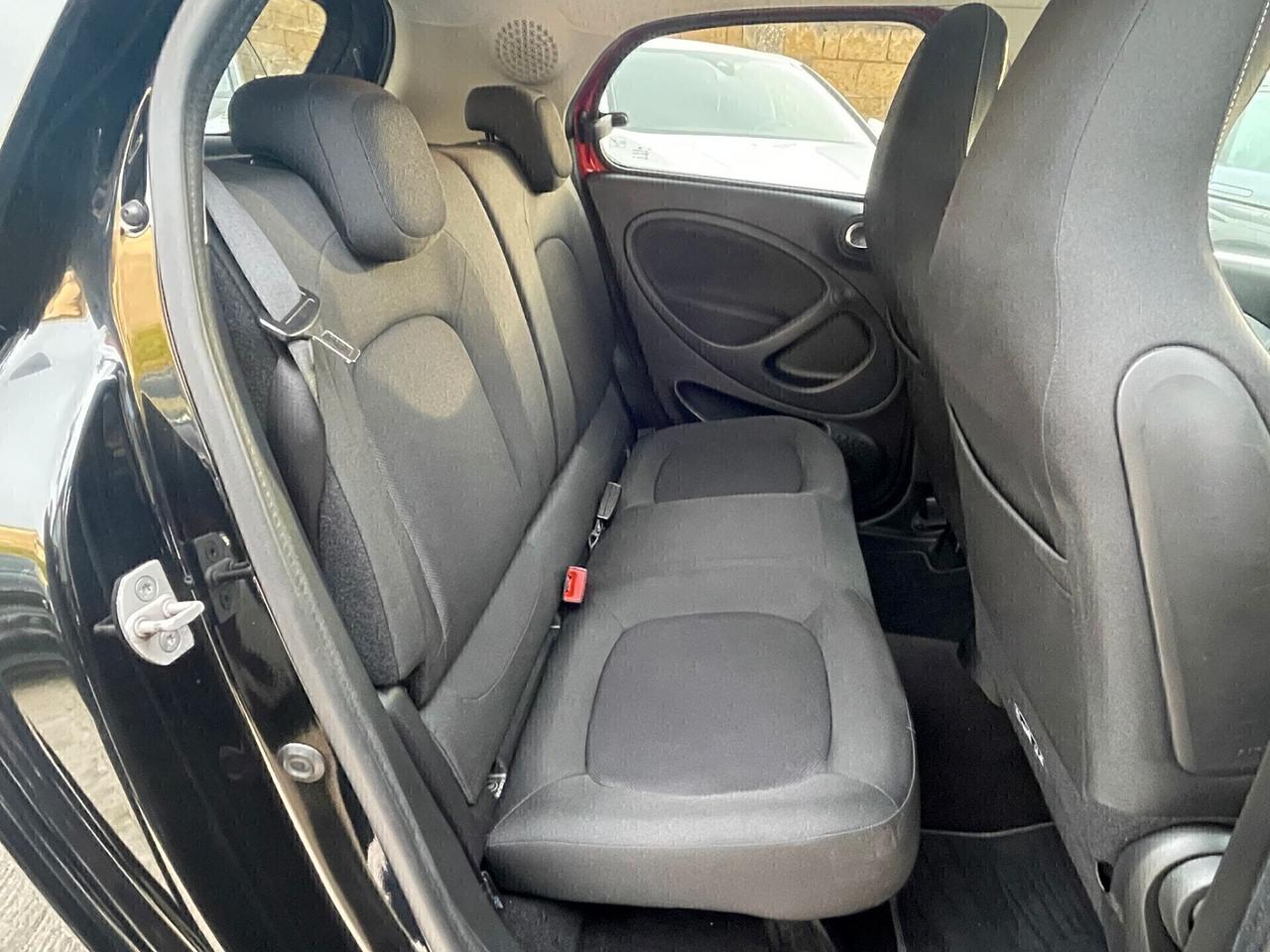 Smart ForFour 70 1.0 twinamic Passion LED NAVI