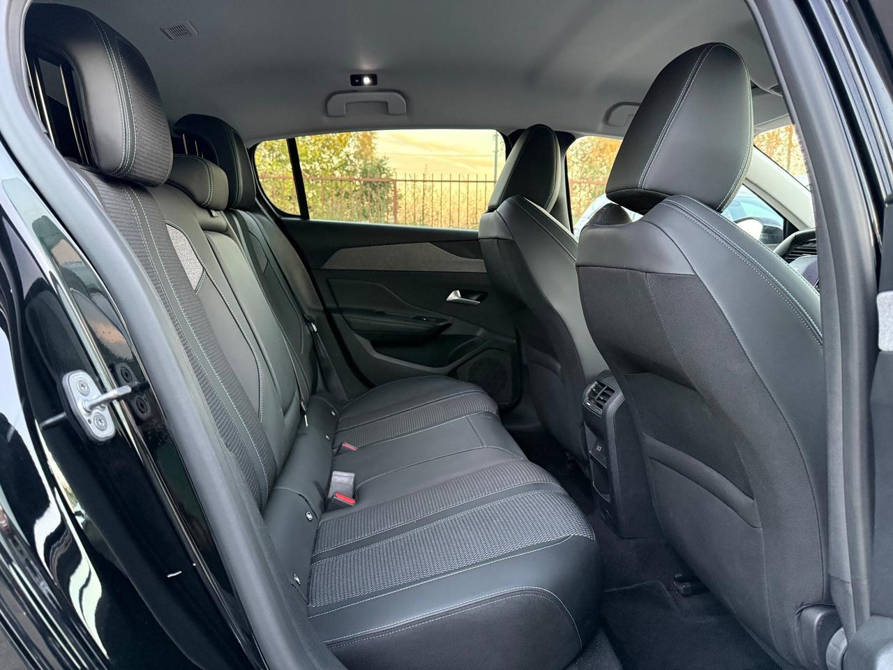 Peugeot 308 Berlina 1.5 130 S&S EAT8 Allure Pack