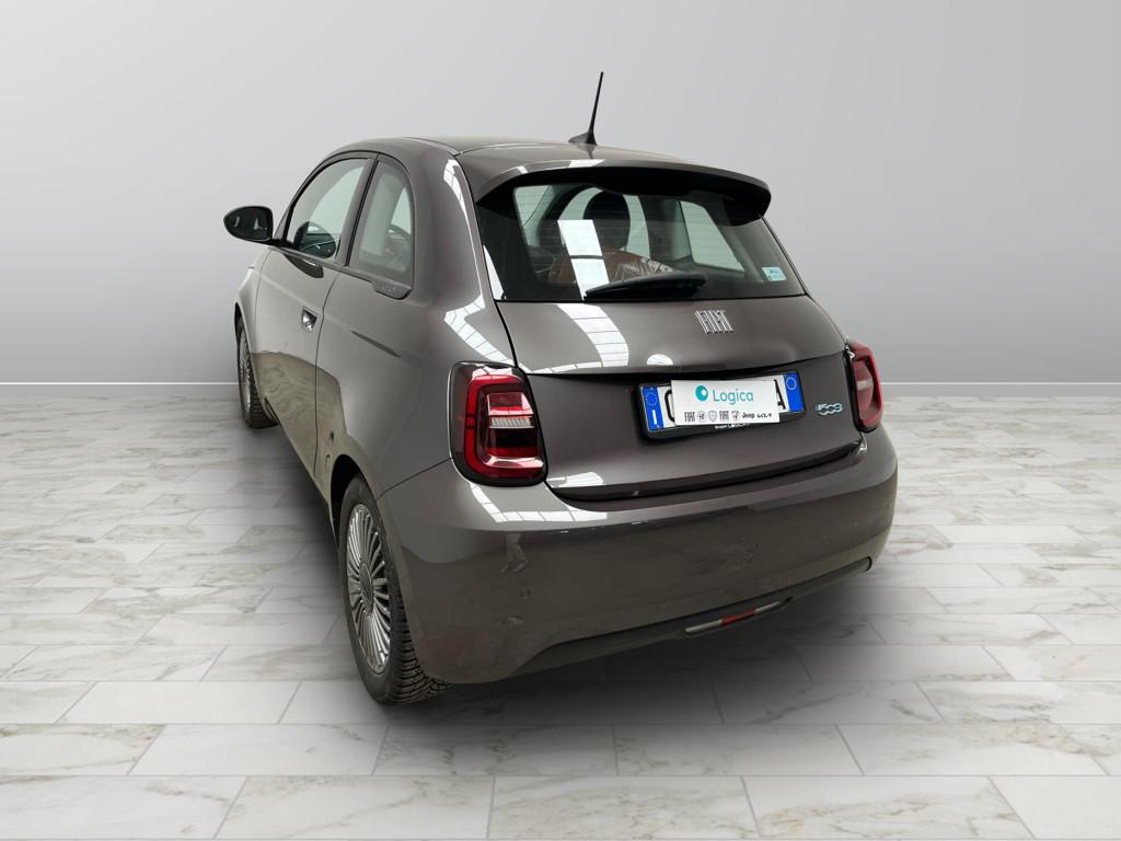 FIAT 500e - 500e 42 kWh Icon +