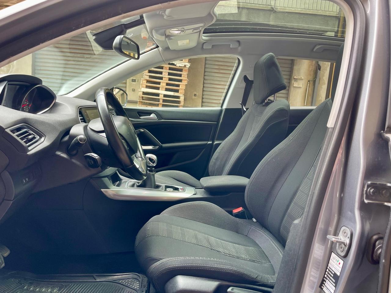 Peugeot 308 1.6 e-HDi 115 CV Allure