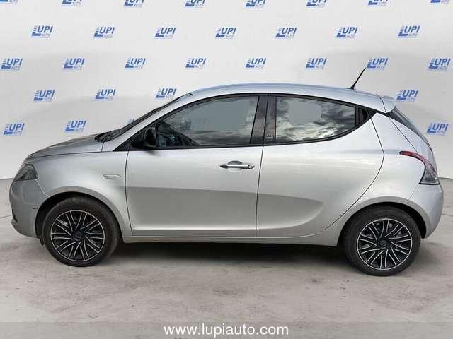 Lancia Ypsilon 1.0 firefly hybrid Gold s&s 70cv