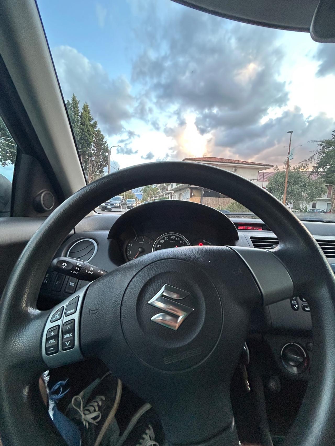 Suzuki Swift 1.3 DDiS 5p. GLX