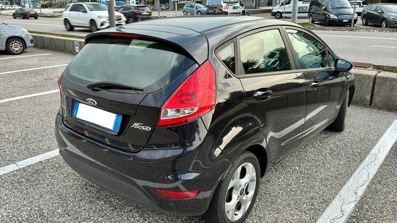 Ford Fiesta Ikon 1.4 16V 5p.Bz.- GPL Business