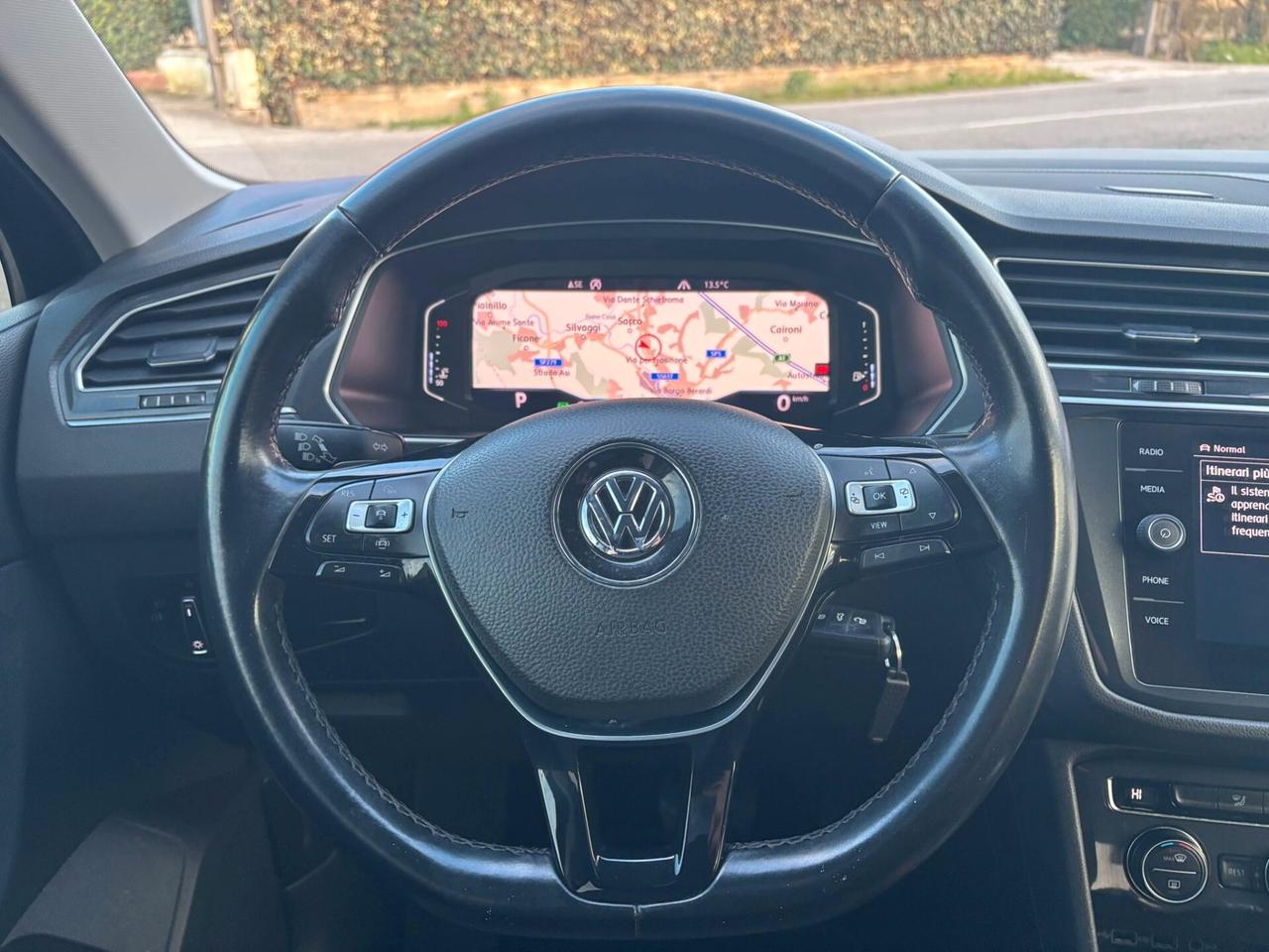 Volkswagen Tiguan 2.0 TDI SCR Style BlueMotion R LINE