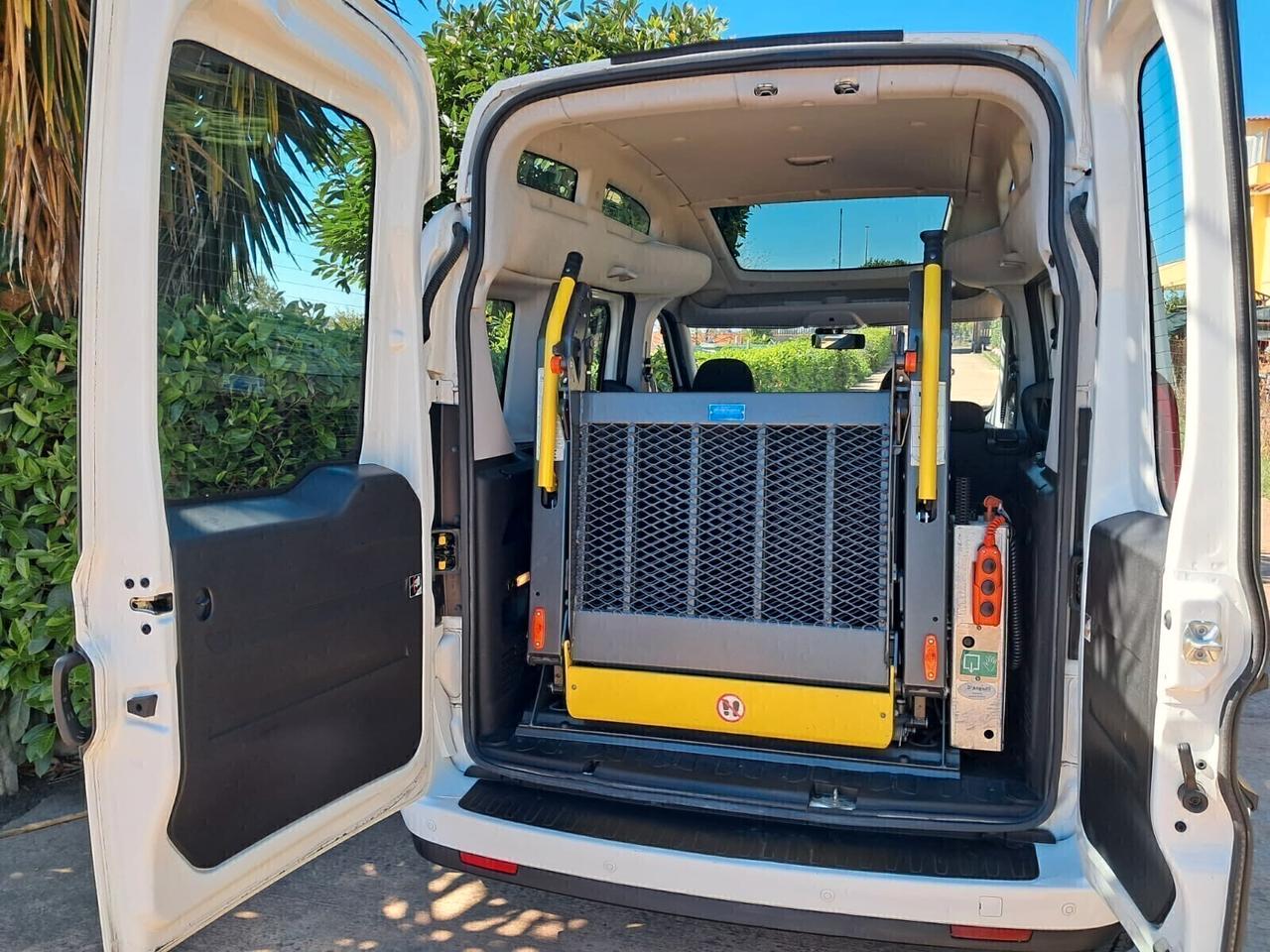 Opel Combo EURO 6 TETTO ALTO TRASPORTO DISABILI