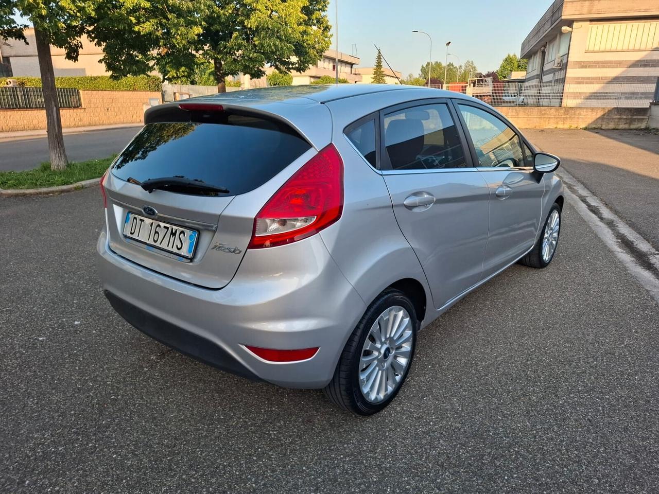 Ford Fiesta 1.2 5 porte SOLAMENTE 60.000 KM