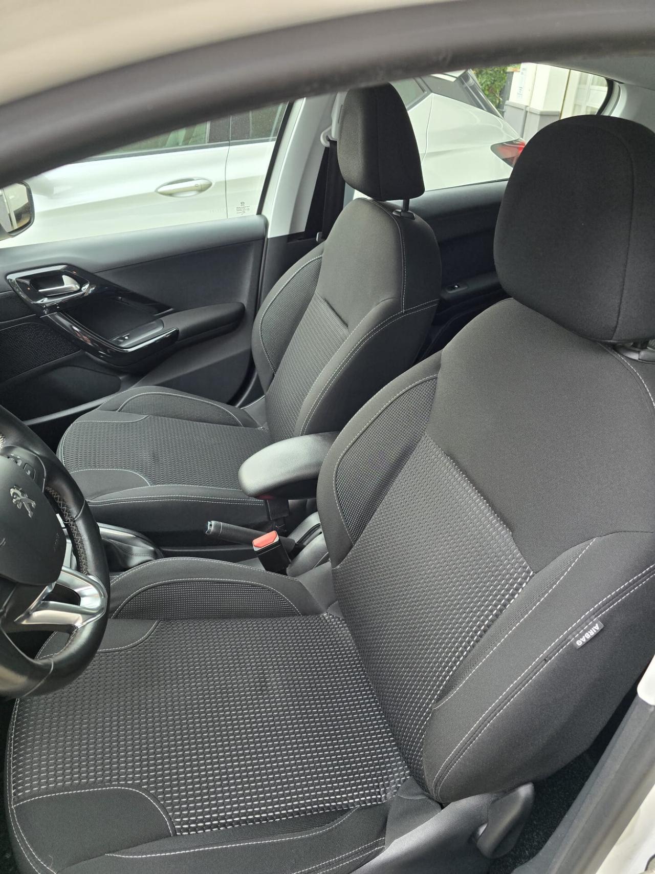 Peugeot 208 BlueHDi 100 5 porte GT Line