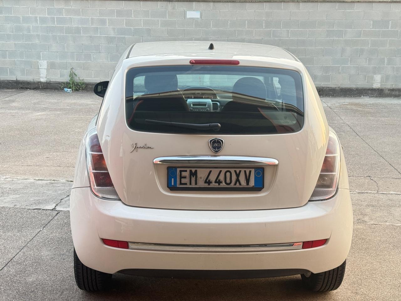 Lancia Ypsilon 1.2 69 CV 5 porte S&S Silver
