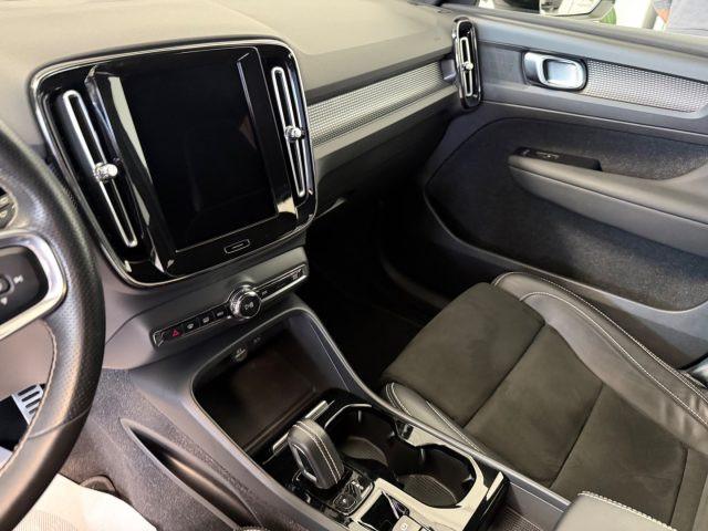 VOLVO XC40 T5 Recharge Plug-in Hybrid R-design