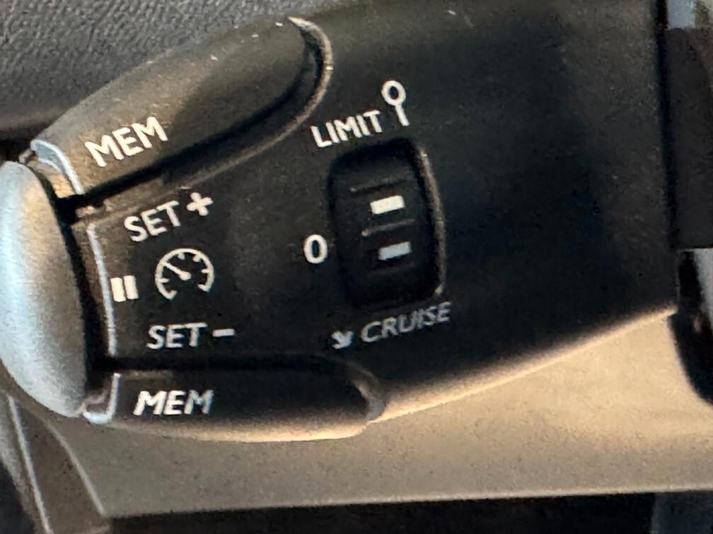 Peugeot 208 1.2 puretech Allure 100cv Led App conn 16" Neopat